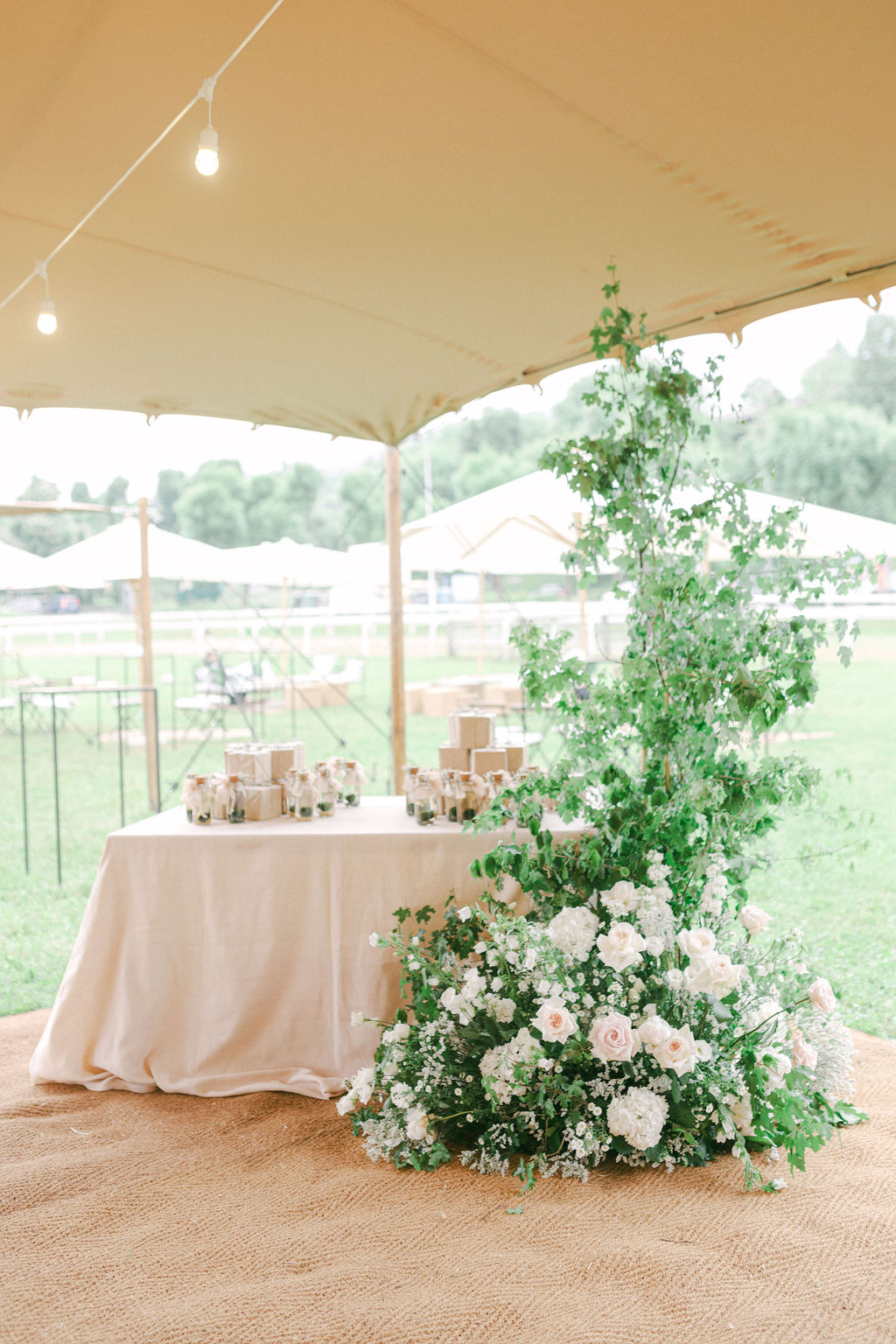 ROMANTIC ORGANIC wedding & natural floral design